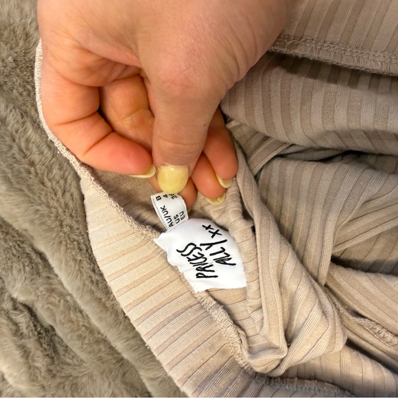 Princess Polly Ellie Set - Picture 2 of 3